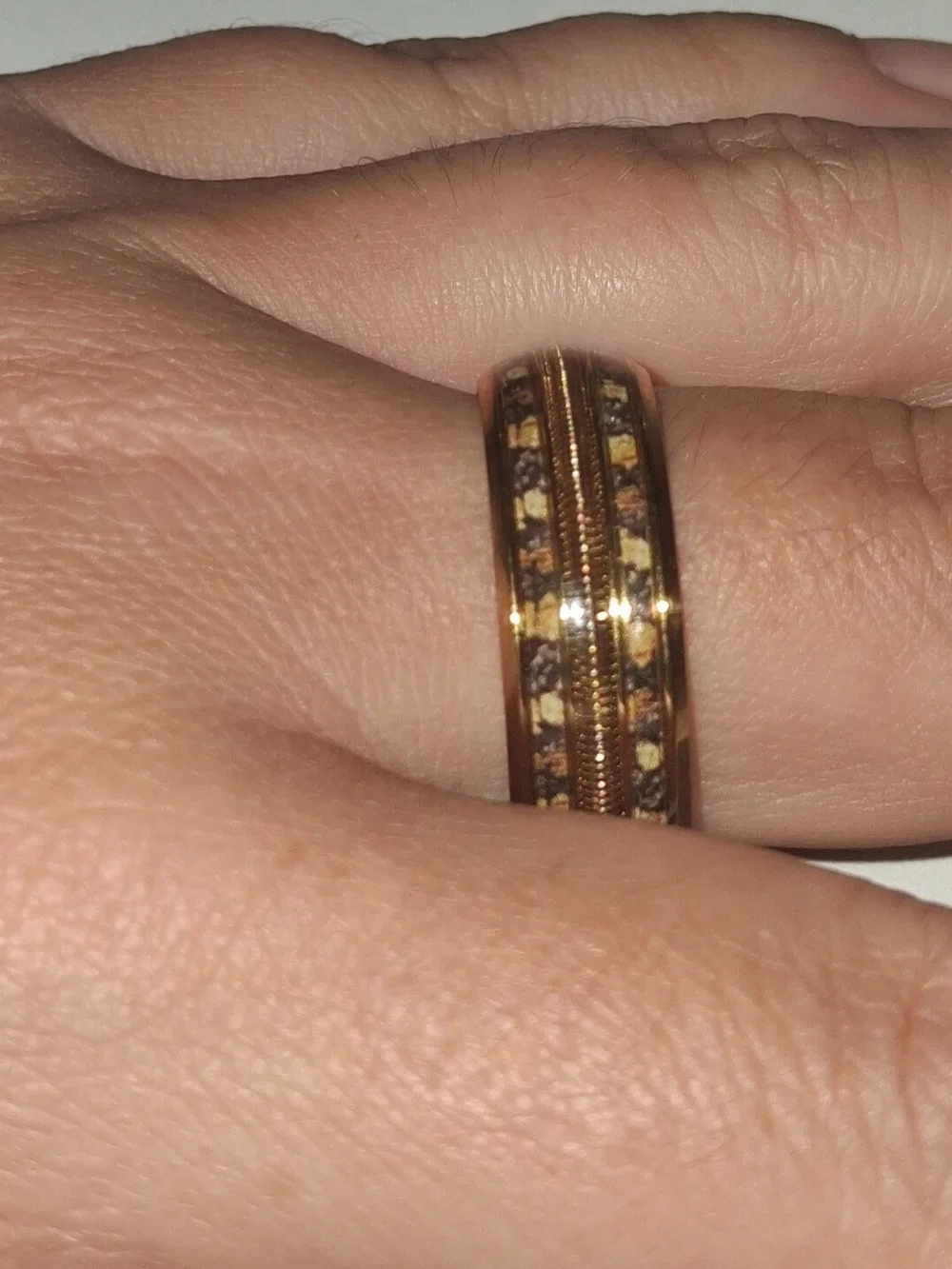 18K Gold Decorative Band Ring